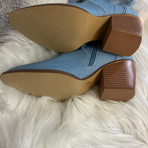 Dream Pairs Sz 5 Light Blue Denim High Boots - Picture 9 of 10